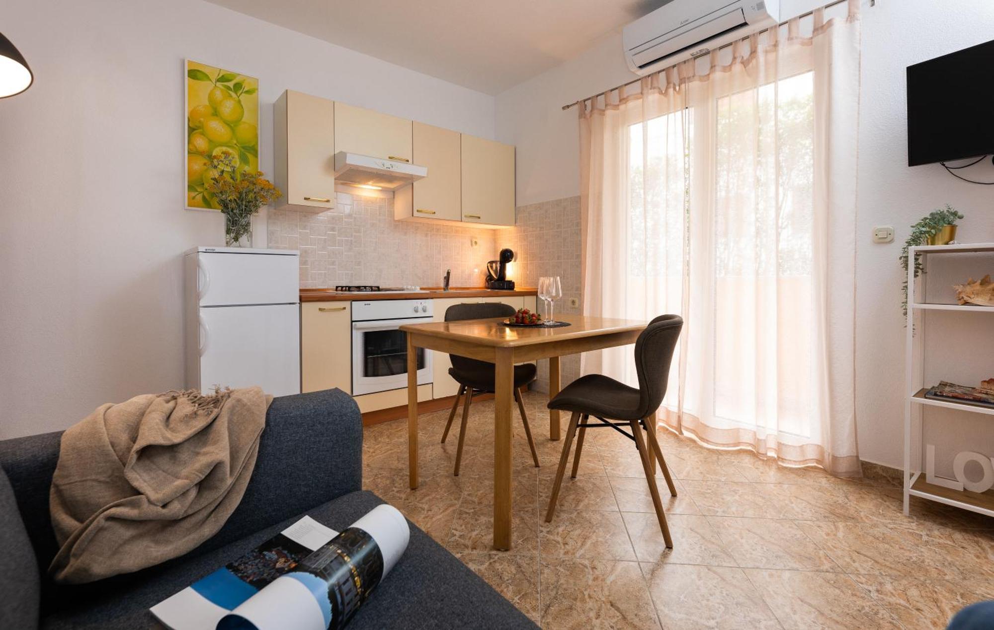 Apartments Sunny Elza Hvar Town Exterior photo