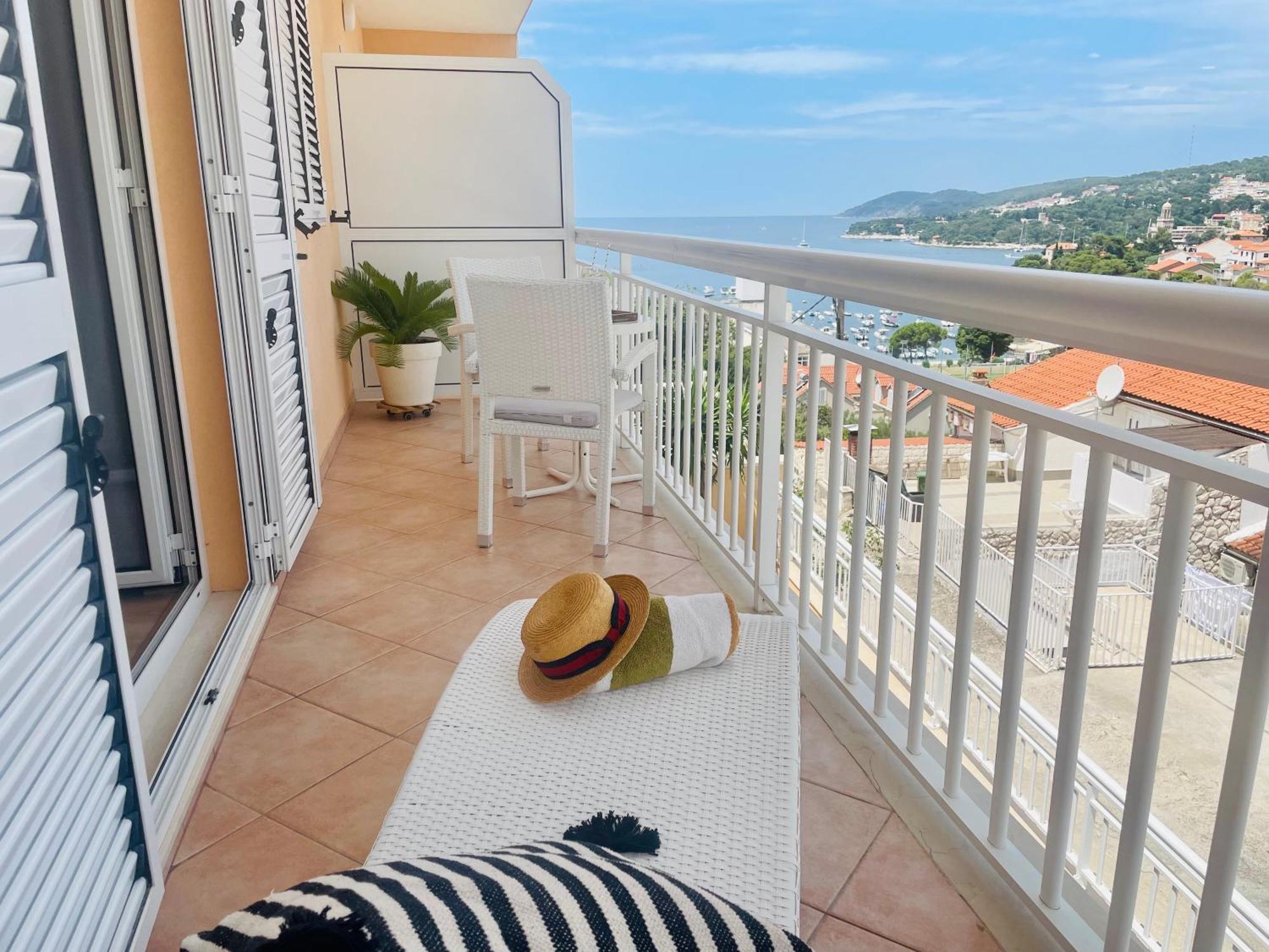 Apartments Sunny Elza Hvar Town Exterior photo