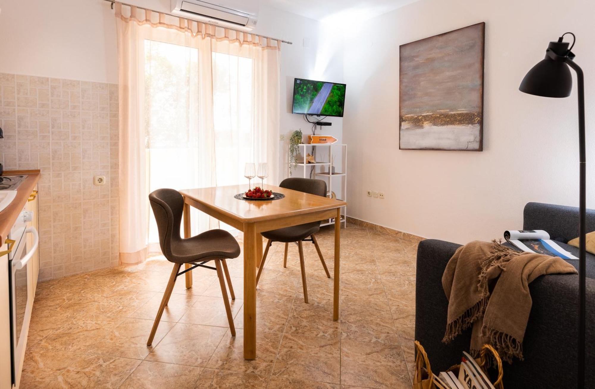 Apartments Sunny Elza Hvar Town Exterior photo
