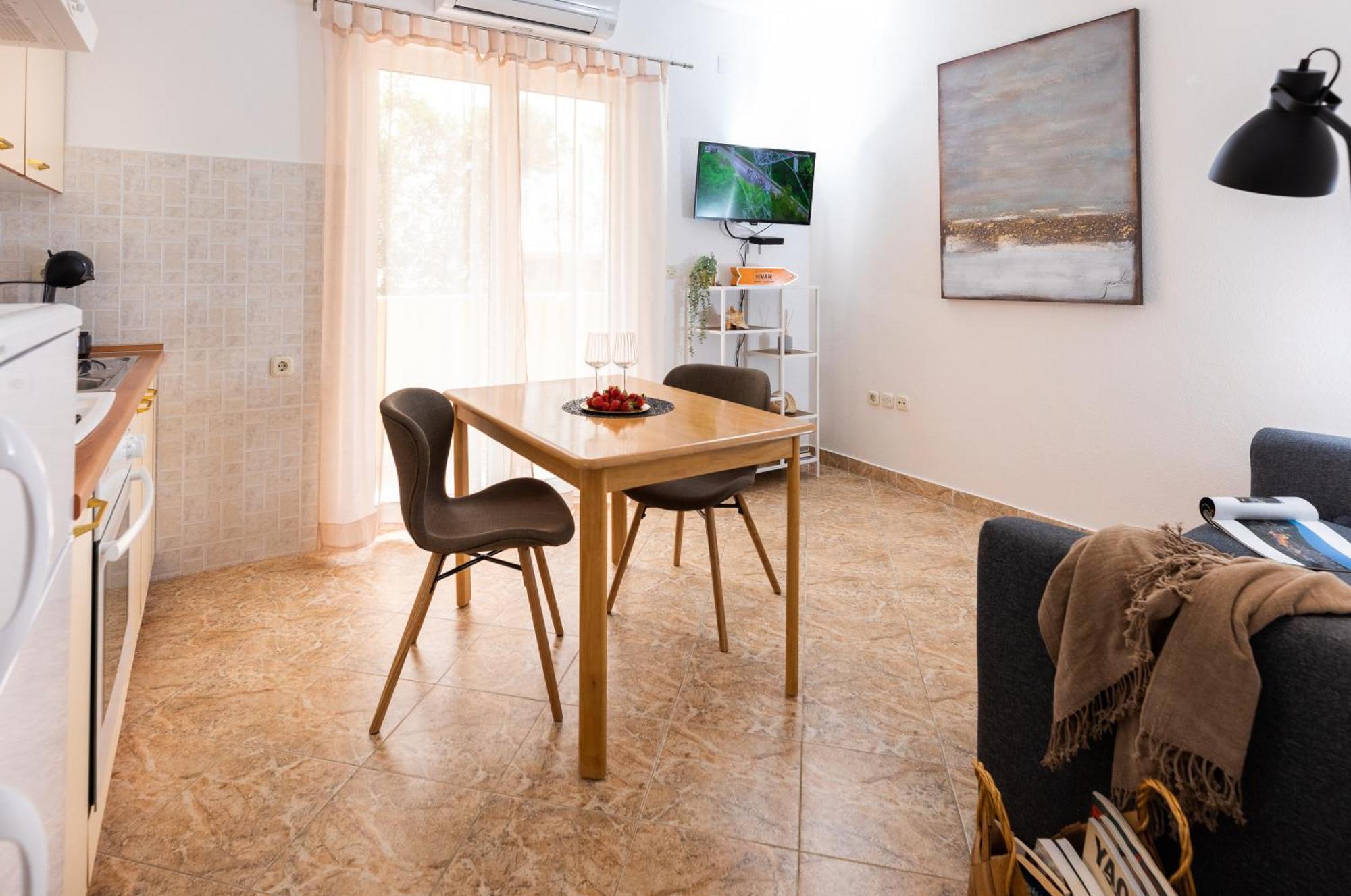 Apartments Sunny Elza Hvar Town Exterior photo