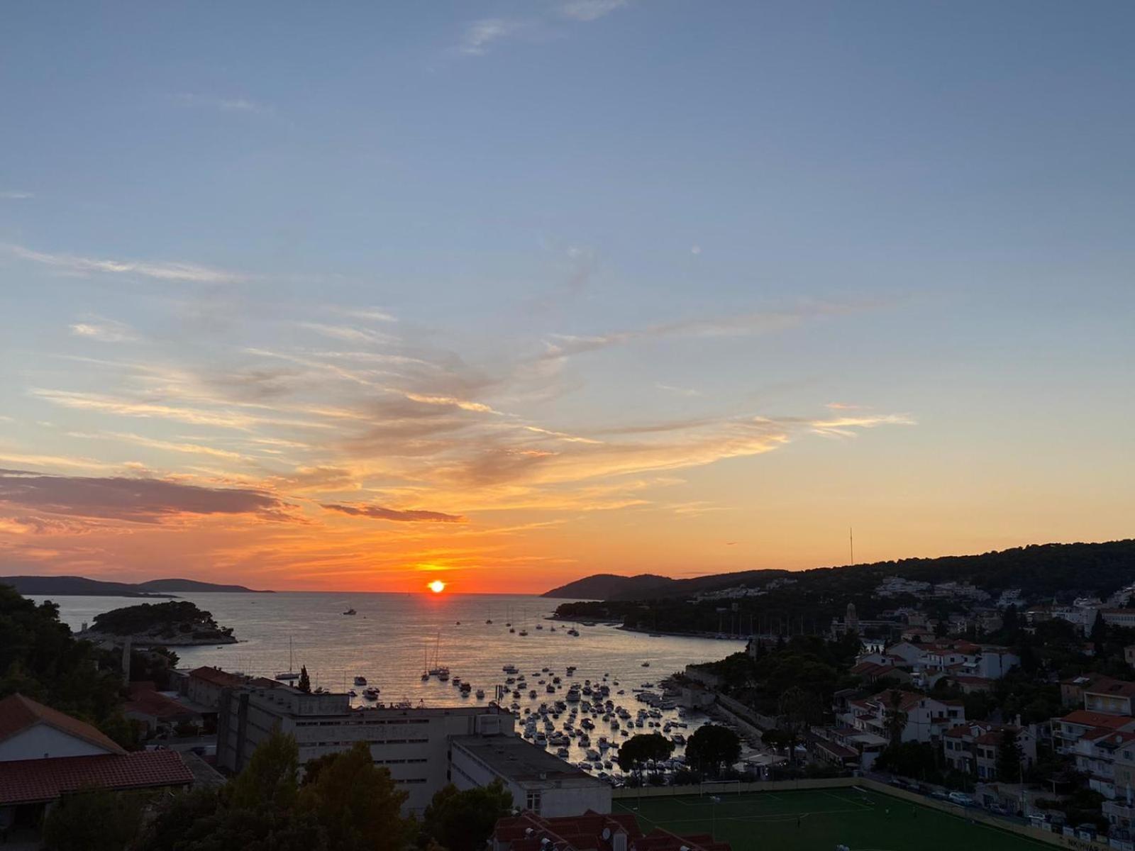 Apartments Sunny Elza Hvar Town Exterior photo