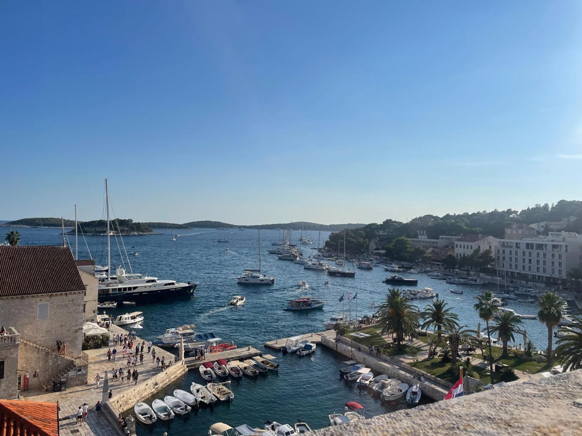 Apartments Sunny Elza Hvar Town Exterior photo