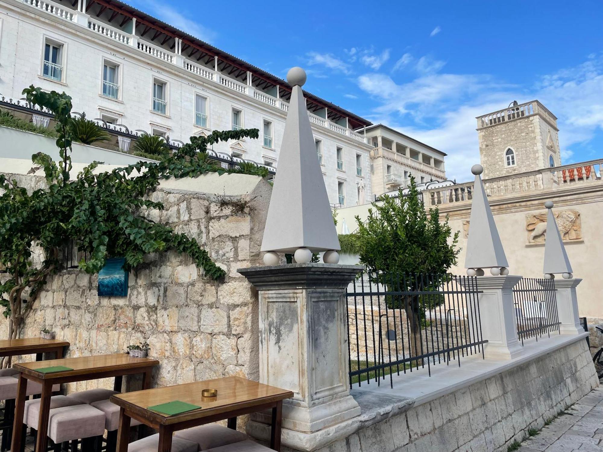 Apartments Sunny Elza Hvar Town Exterior photo